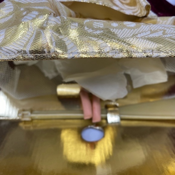 1996 Vintage Holiday Special Edition Barbie - Picture 3 of 4